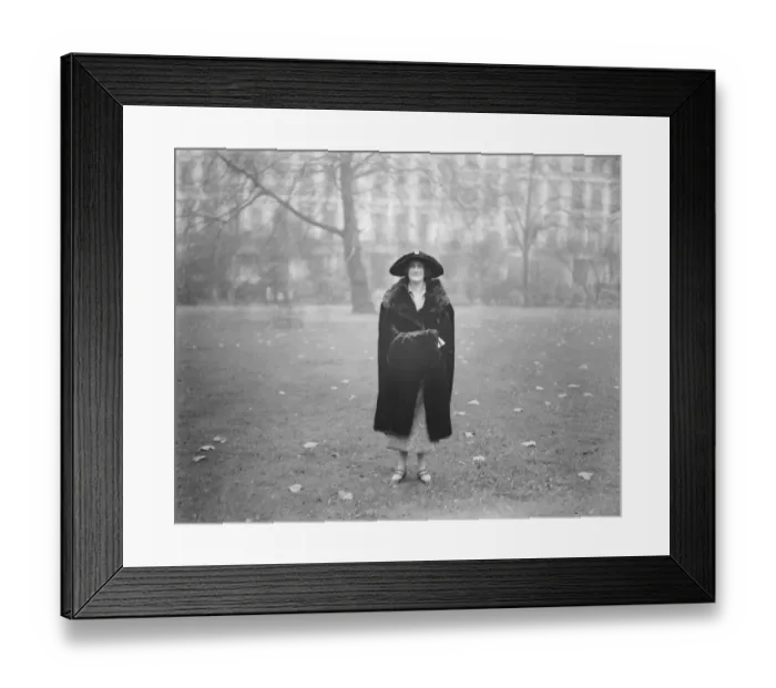 Framed Print : Mrs Winston Churchill goes to Dundee to fight her husbands political battle during Framed Print : Mrs Winston Churchill goes to Dundee to fight her husbands political battle during