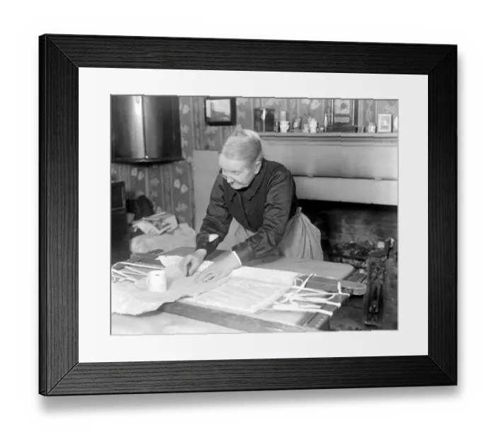 Framed Print : A little known industry in Essex. A Centuries old industry is being carried on in
