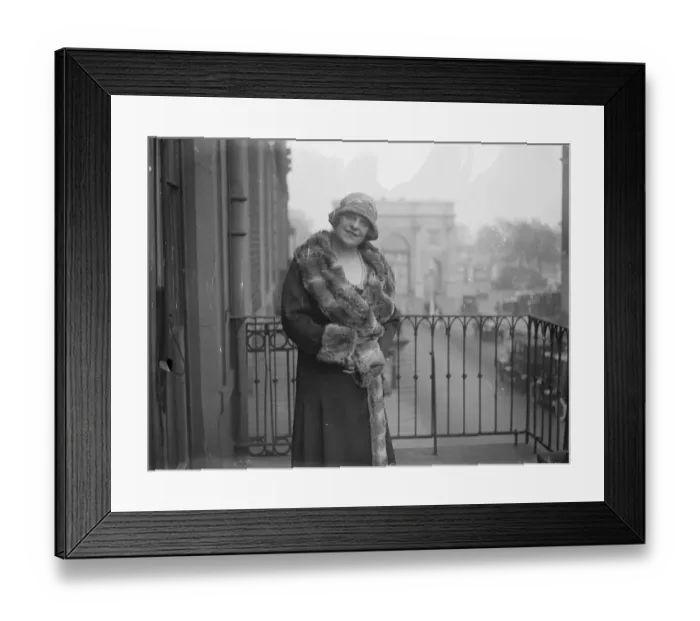 Framed Print : Miss Margaret ( Peggie ) Sheridan, the Irish Prima Donna, ( 10 Great Cumberland Place, W ) Framed Print : Miss Margaret ( Peggie ) Sheridan, the Irish Prima Donna, ( 10 Great Cumberland Place, W )