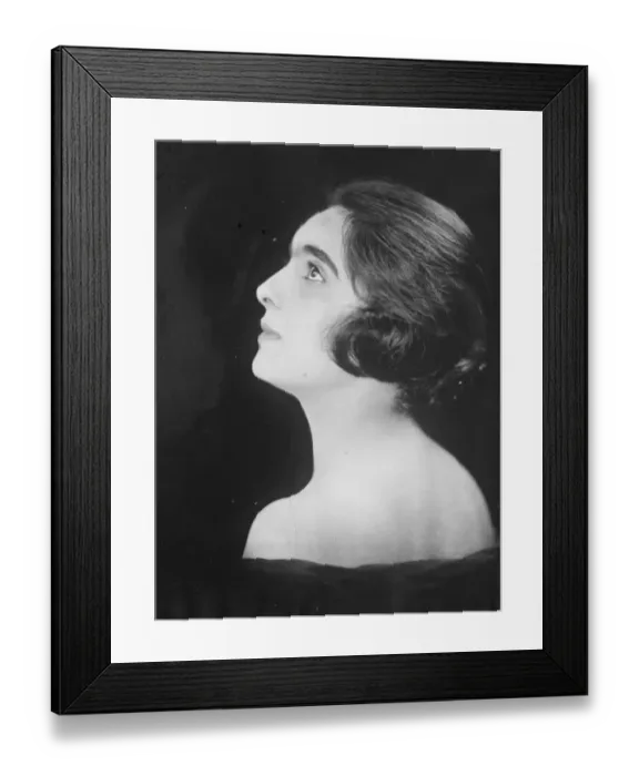 Framed Print : A new British Opera Star. Miss Leonie Zifado, who has been touring this autumn
