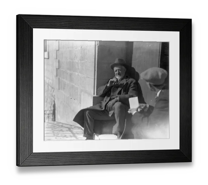 Framed Print : Mr Parton of the White Star Line, takes a rest during an arduous days sightseeing Framed Print : Mr Parton of the White Star Line, takes a rest during an arduous days sightseeing