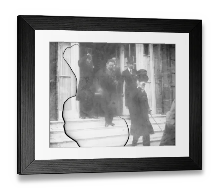 Framed Print : Senhor Machado, President of Portugal, leaving the Ritz Hotel, London Framed Print : Senhor Machado, President of Portugal, leaving the Ritz Hotel, London