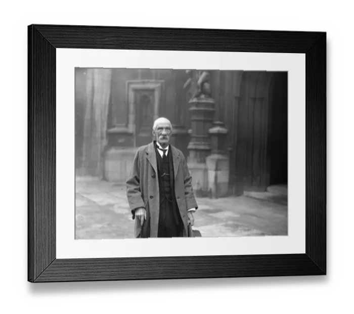 Framed Print : Sixty years at the House of Commons - Gallery men honour a notable veteran. Mr Framed Print : Sixty years at the House of Commons - Gallery men honour a notable veteran. Mr