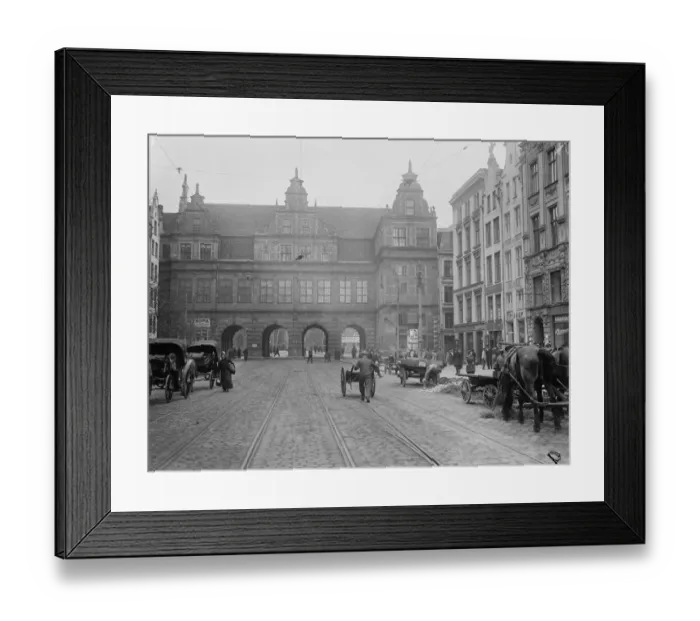 Framed Print : Dantzig, Poland Zielona Brama House. Home of Ancient Polish Kings 24 October 1921 Framed Print : Dantzig, Poland Zielona Brama House. Home of Ancient Polish Kings 24 October 1921