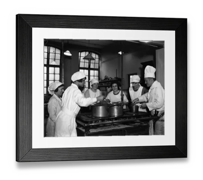 Framed Print : Lady chefs in the making at the LCC Technical Institute, Vincent Square, London