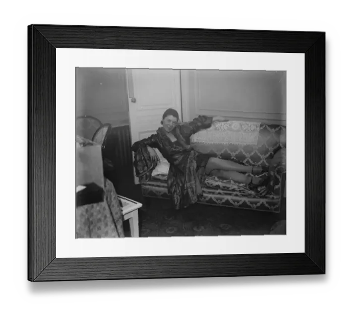 Framed Print : Mlle Spinelly, the French actress, photographed at her hotel. 23 February 1926