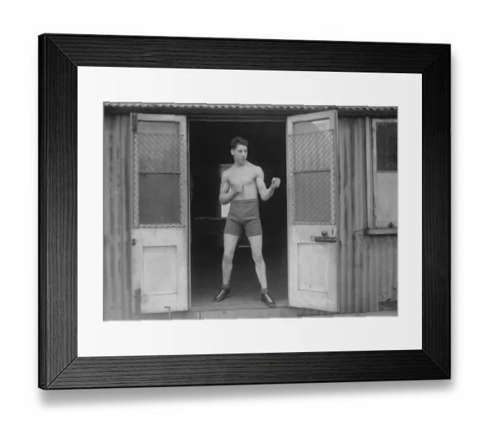 Framed Print : Len Harvey, ready to fight for the British welterweight title. He was held to a Framed Print : Len Harvey, ready to fight for the British welterweight title. He was held to a