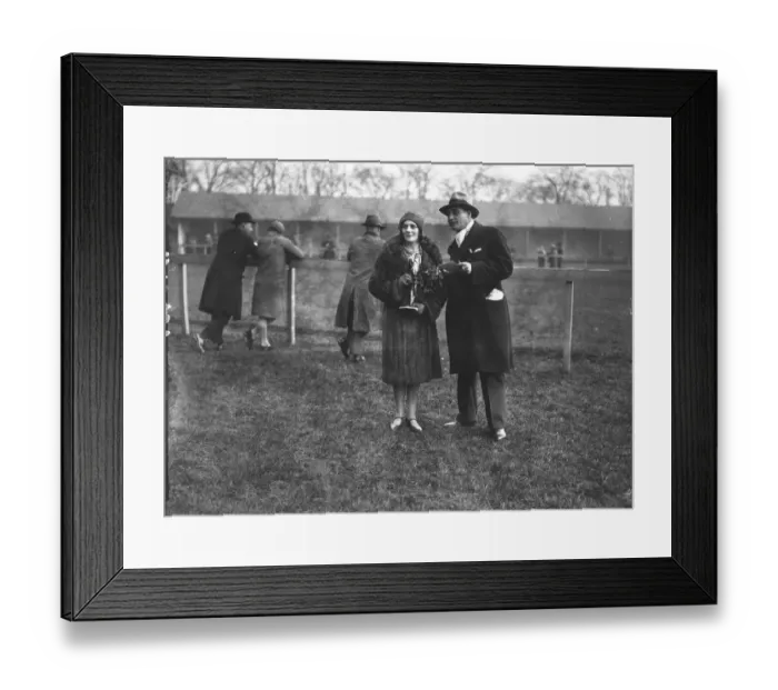 Framed Print : Pictured at the Derby races are the actors, Mr and Mrs Henry Edwards ( Mrs Edwards Framed Print : Pictured at the Derby races are the actors, Mr and Mrs Henry Edwards ( Mrs Edwards