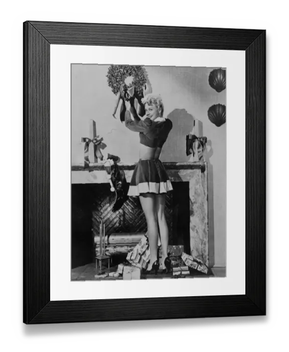 Framed Print : On the movie sets, Leslie Brooks has a stand-in all to herself, for shes an important Framed Print : On the movie sets, Leslie Brooks has a stand-in all to herself, for shes an important