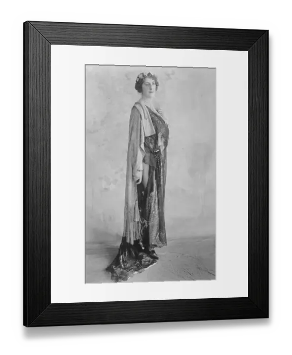 Framed Print : Wife of the Governor General of Canada A new picture reached London today of Lady Byng Framed Print : Wife of the Governor General of Canada A new picture reached London today of Lady Byng