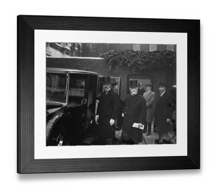 Framed Print : The King received the Prime Minister at Buckingham Palace, when Mr Ramsay MacDonald