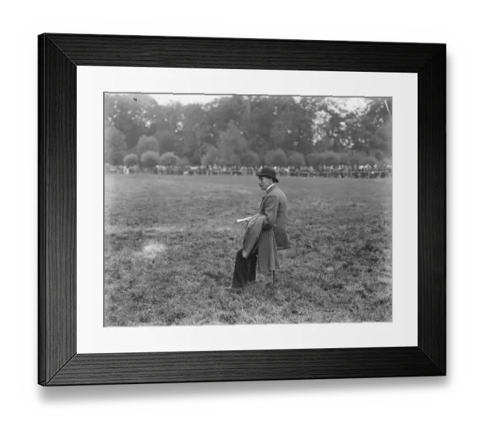 Framed Print : The Bicester hunt show at Bicester Lord Valentia, aged 81 in the Parade ring 3 Framed Print : The Bicester hunt show at Bicester Lord Valentia, aged 81 in the Parade ring 3