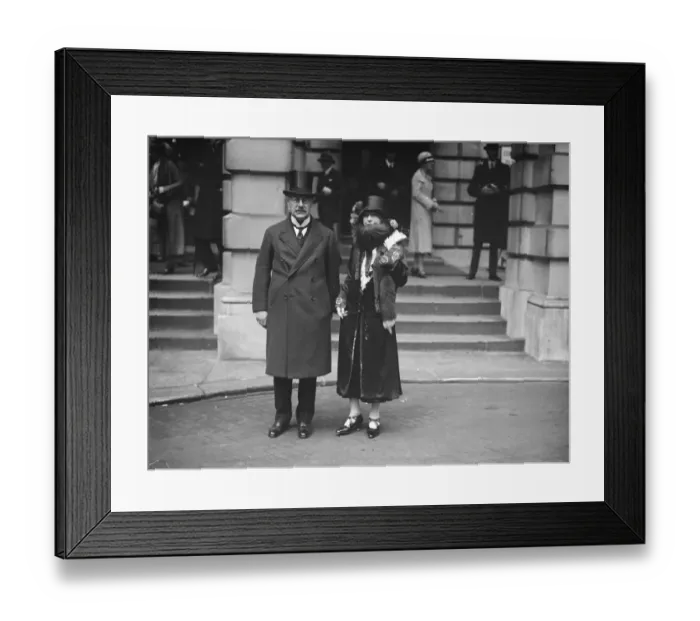 Framed Print : Private view day at the Royal Academy. Sir Alfred and Lady Mond. 30 April 1926 Framed Print : Private view day at the Royal Academy. Sir Alfred and Lady Mond. 30 April 1926