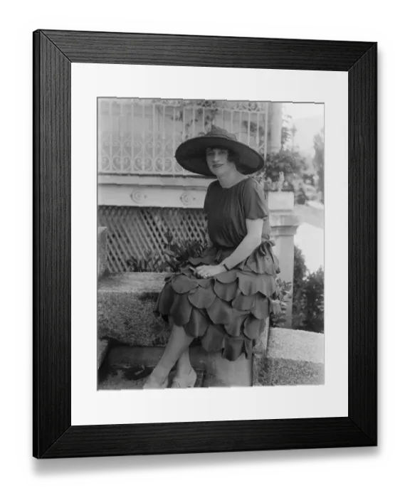 Framed Print : Mrs Hilda Wyne 26 June 1923