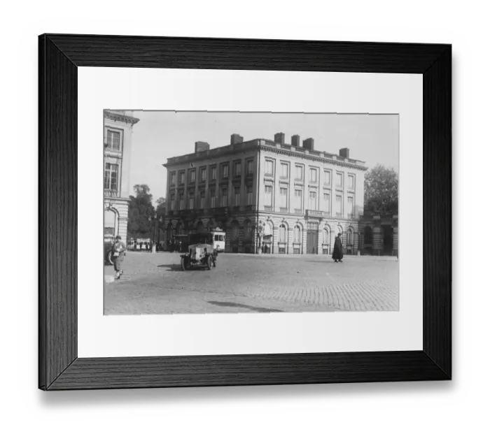 Framed Print : Where Princess Astrid and her husband will live. The left wing of the Royal Palace Framed Print : Where Princess Astrid and her husband will live. The left wing of the Royal Palace