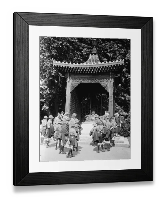 Framed Print : 20, 000 walk round the Kings country house. The beautiful grounds at Sandringham Framed Print : 20, 000 walk round the Kings country house. The beautiful grounds at Sandringham