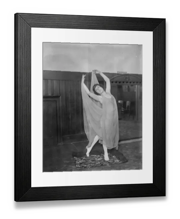 Framed Print : Miss Sylvia Hobday. 12 April 1923 Framed Print : Miss Sylvia Hobday. 12 April 1923