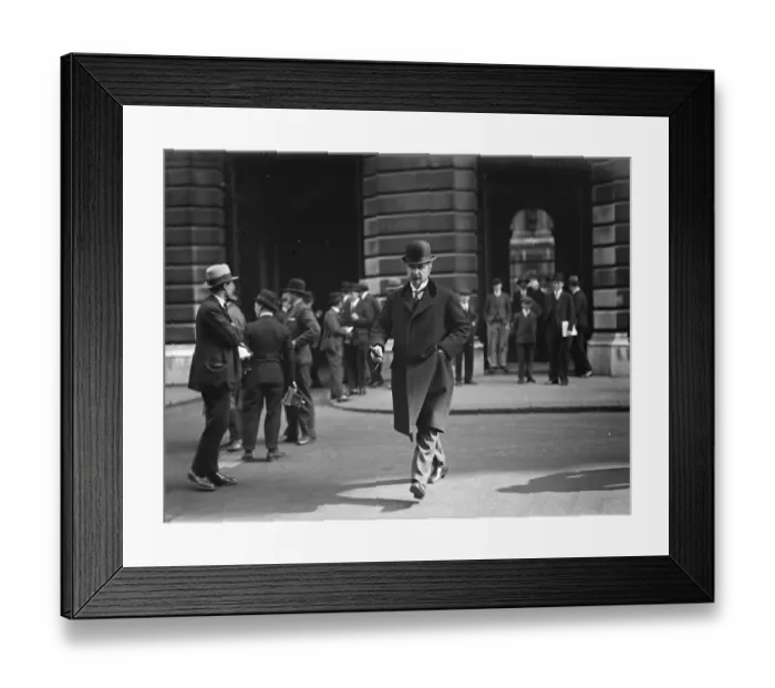 Framed Print : Cabinet meeting at No 10, Downing Street. Lord Peel arriving. 3 June 1929 Framed Print : Cabinet meeting at No 10, Downing Street. Lord Peel arriving. 3 June 1929