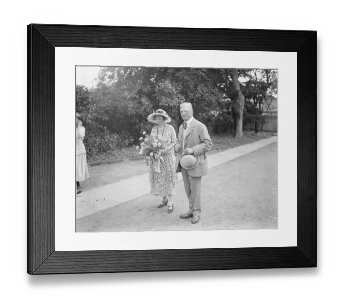 Framed Print : King visits institure for research in dairying at Shinfield Manor, Reading. 12 Framed Print : King visits institure for research in dairying at Shinfield Manor, Reading. 12