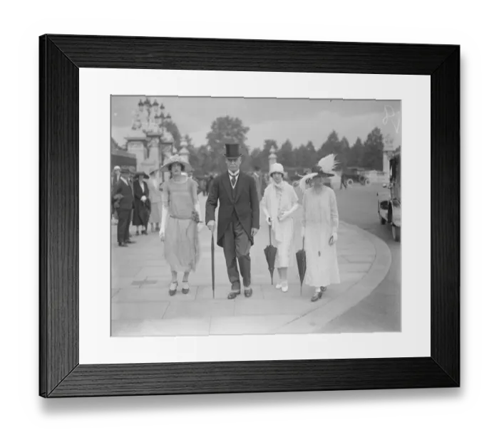 Framed Print : Royal garden party at Buckingham palace Lord and lady Bethell and their daughters Framed Print : Royal garden party at Buckingham palace Lord and lady Bethell and their daughters