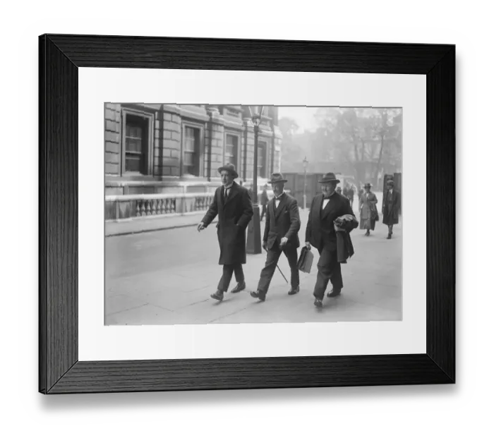 Framed Print : Irish Treaty Crisis Delegates representing the Irish Provincial Goverment arrived Framed Print : Irish Treaty Crisis Delegates representing the Irish Provincial Goverment arrived