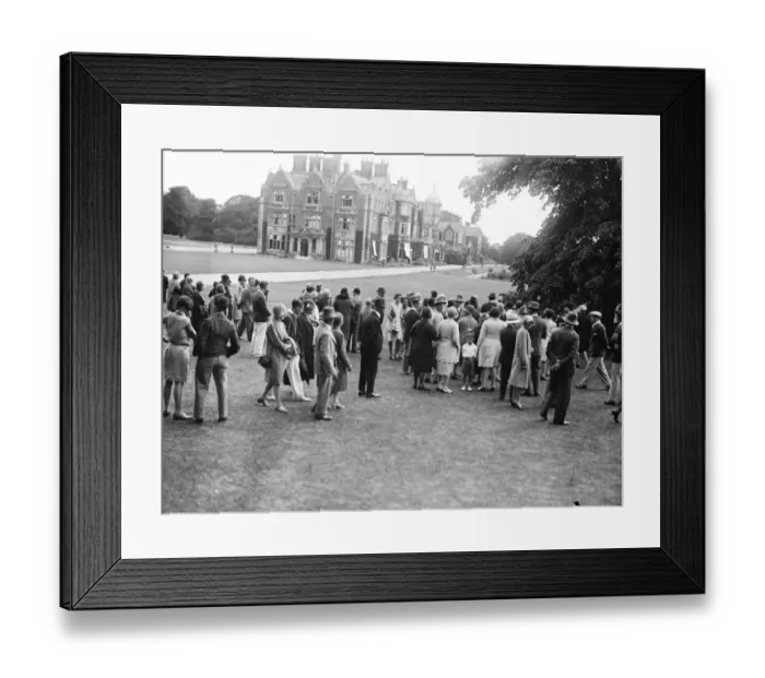 Framed Print : 20, 000 walk round the Kings country house. The beautiful grounds at Sandringham Framed Print : 20, 000 walk round the Kings country house. The beautiful grounds at Sandringham