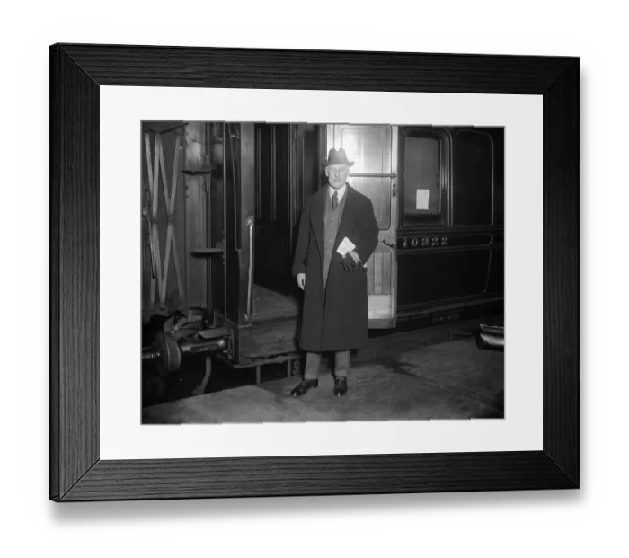 Framed Print : Commander of Shanghai defence force leaves London. Major General J Duncan, CB