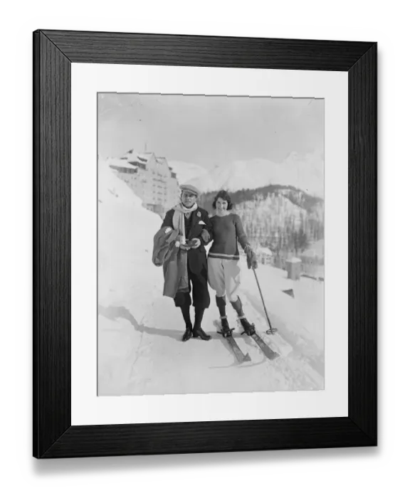 Framed Print : Well Known Dancer and Film Actress on Holiday Mr Maurice the famous dancer is amongst