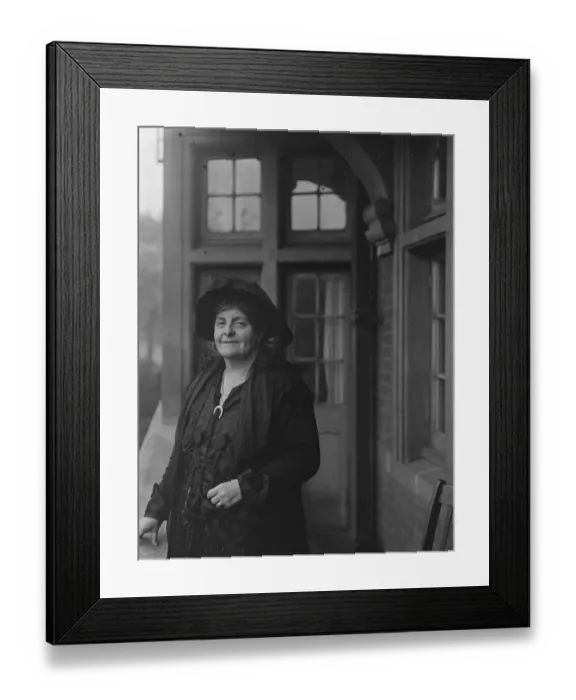 Framed Print : Pilgrim of good will. Lady Capel Wolseley, who is going to America to found Framed Print : Pilgrim of good will. Lady Capel Wolseley, who is going to America to found