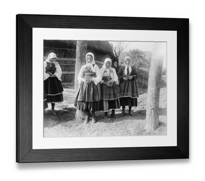 Framed Print : Warsaw, Poland. Peasant types. 25 October 1921 Framed Print : Warsaw, Poland. Peasant types. 25 October 1921