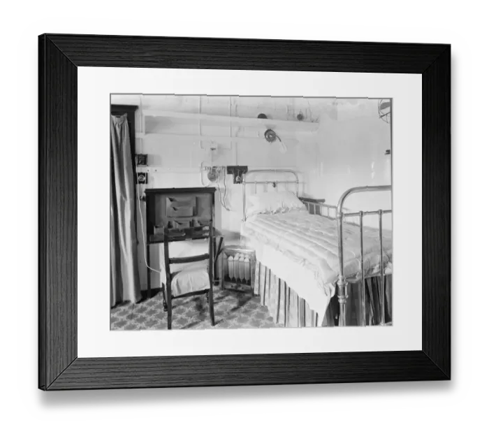 Framed Print : Prince of Waless tour. Royal apartments on HMS Repulse. The Princes sleeping