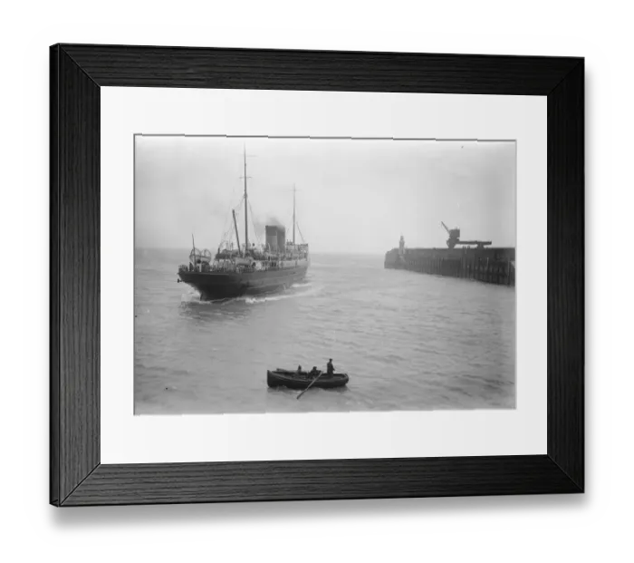 Framed Print : SS Biarritz a cross channel steamer leaving dock. 1927