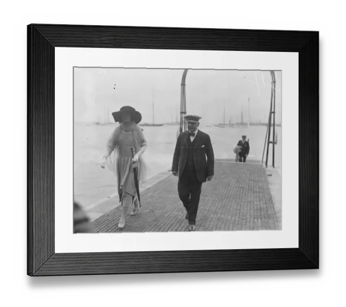 Framed Print : Celebrities at Cowes on Isle of Wight, of the South Coast of England Mr Lee ( Owner Framed Print : Celebrities at Cowes on Isle of Wight, of the South Coast of England Mr Lee ( Owner