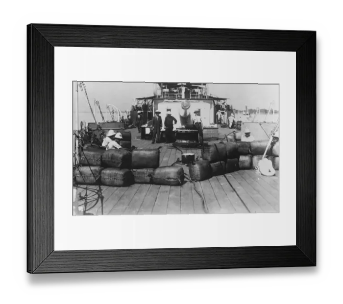 Framed Print : The crisis in China, British activity at Hankow. HMS Hawkins proceeding up Framed Print : The crisis in China, British activity at Hankow. HMS Hawkins proceeding up