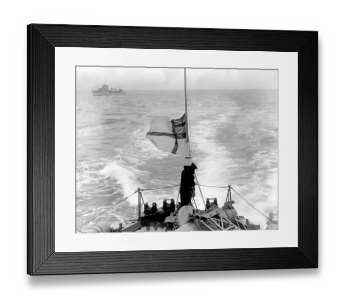 Framed Print : Home coming of Unknown Soldiers on H. M. S. Saluting the dead. After a 19-gun salute Framed Print : Home coming of Unknown Soldiers on H. M. S. Saluting the dead. After a 19-gun salute