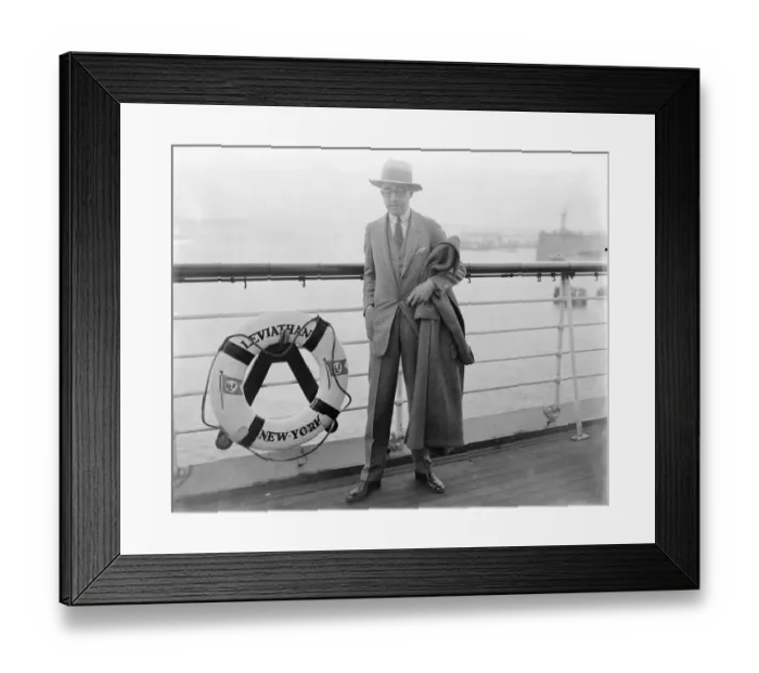 Framed Print : Arrivals on the Leviathan at Southampton Mr Leon Britton, the boxing promoter 7 Framed Print : Arrivals on the Leviathan at Southampton Mr Leon Britton, the boxing promoter 7