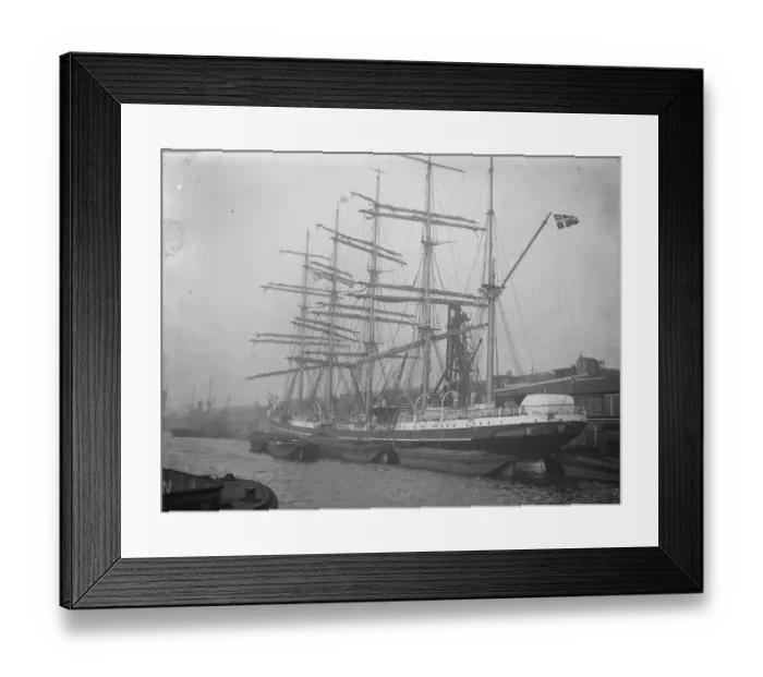 Framed Print : The Kobenhavn, the worlds largest sailing ship, in the Thames 23 January 1925 Framed Print : The Kobenhavn, the worlds largest sailing ship, in the Thames 23 January 1925
