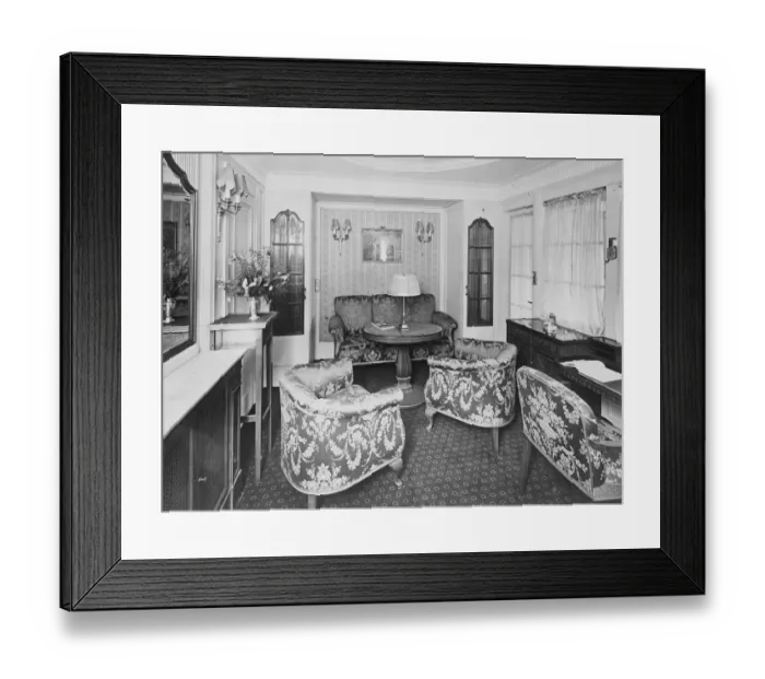 Framed Print : Prince of Wales and Prince George travelling to Canada as ordinary first class passengers Framed Print : Prince of Wales and Prince George travelling to Canada as ordinary first class passengers