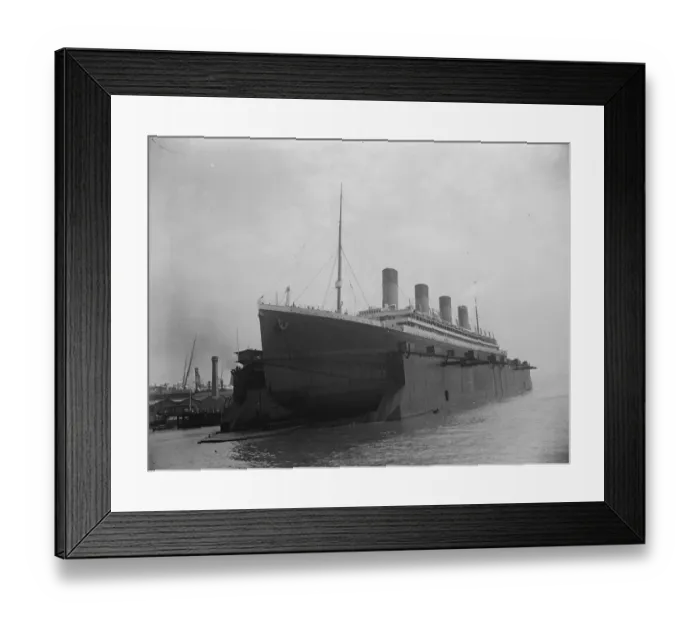 Framed Print : Olympic enters Southamptons huge floating dock. 12 July 1924 Framed Print : Olympic enters Southamptons huge floating dock. 12 July 1924
