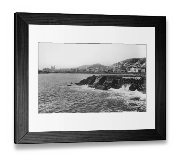 Framed Print : Las Palmas of Gran Canaria, as seen from the sea, on the left is the cathedral Framed Print : Las Palmas of Gran Canaria, as seen from the sea, on the left is the cathedral