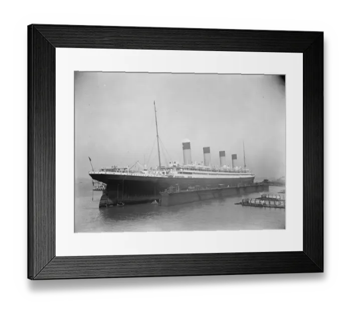 Framed Print : Olympic enters Southamptons huge floating dock 12 July 1924 Framed Print : Olympic enters Southamptons huge floating dock 12 July 1924
