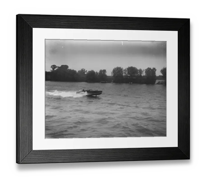 Framed Print : Motor boat trials on the River Thames Z1 during the race 6 June 1925 Framed Print : Motor boat trials on the River Thames Z1 during the race 6 June 1925