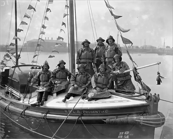 Ramsgate - The crew of the Motor Lifeboat Prudential Back row Thomas William Read