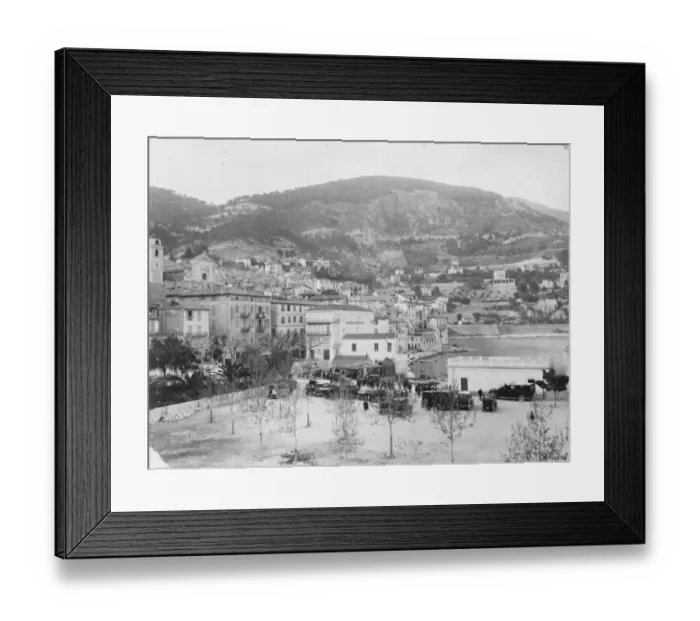 Framed Print : The Royal yacht expected to put in at the Villefranche harbour to await the King Framed Print : The Royal yacht expected to put in at the Villefranche harbour to await the King