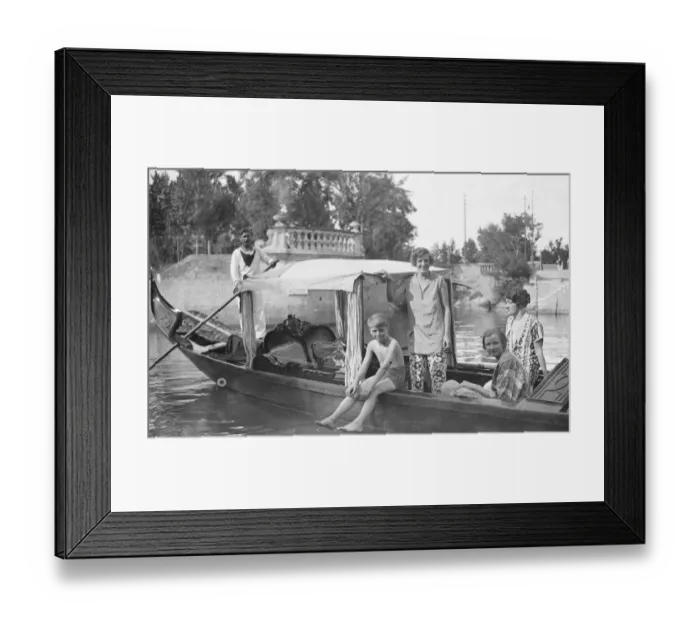 Framed Print : Venice Miss Gladys Cooper and her son, and daughter John and Joan and Mrs Thompson 25 Framed Print : Venice Miss Gladys Cooper and her son, and daughter John and Joan and Mrs Thompson 25