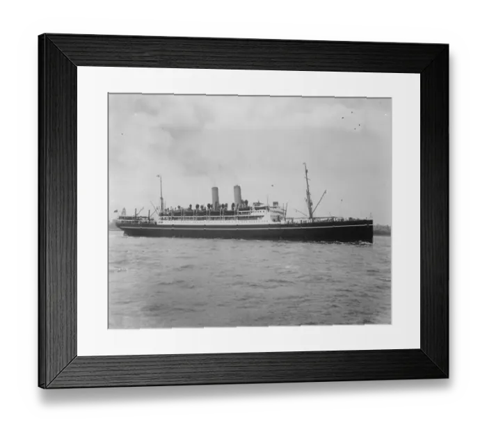Framed Print : The Montlaurier on fire. Four brigades are fighting a serious outbreak of fire