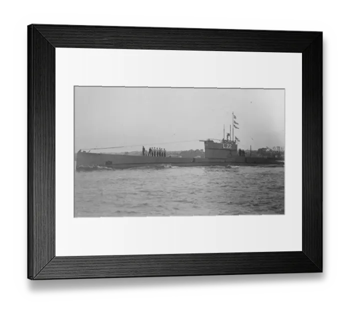 Framed Print : Submarine L22. 1 March 1927 Framed Print : Submarine L22. 1 March 1927
