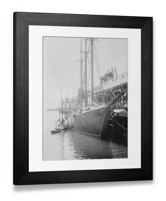 Framed Print : Mans lonely trip round the world in a four ton yawl. Mr Harry Pidgeon is endeavouring