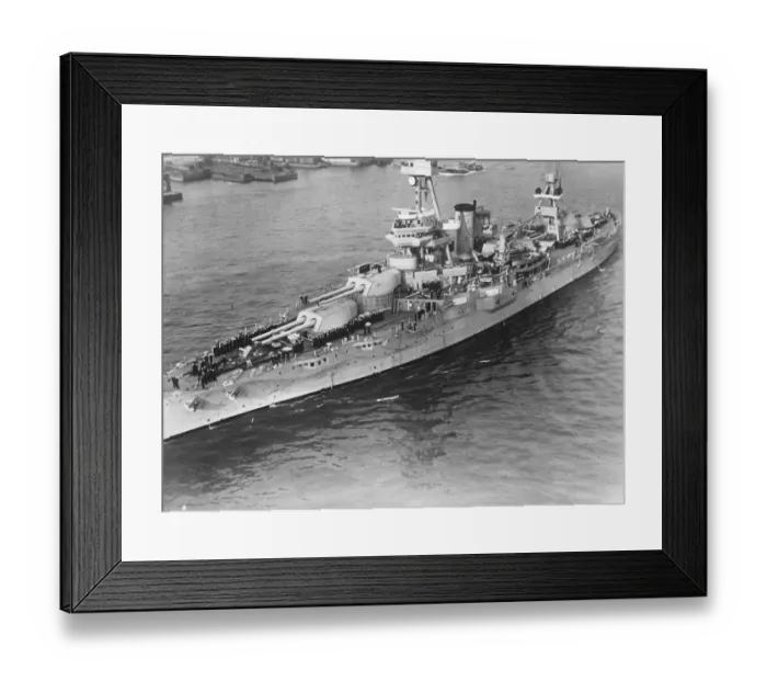 Framed Print : Naval majesty. A fine study of the US battleship Texas passing under Manhatten Bridge, New York Framed Print : Naval majesty. A fine study of the US battleship Texas passing under Manhatten Bridge, New York