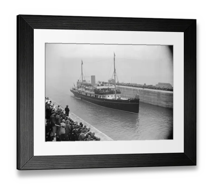 Framed Print : King and Queen open Gladstone Dock at Liverpool. The Galatea entering the Gladstone Lock Framed Print : King and Queen open Gladstone Dock at Liverpool. The Galatea entering the Gladstone Lock